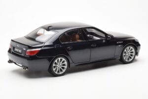 BMW M5 E60 Carbon Sort Kyosho 1:18 08593BK Metal — billede 3 af 8