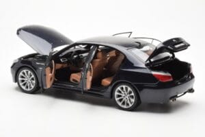 BMW M5 E60 Carbon Sort Kyosho 1:18 08593BK Metal — billede 5 af 8