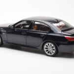 BMW M5 E60 Carbon Sort Kyosho 1:18 - image 7 of 8