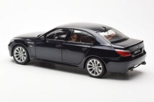 BMW M5 E60 Carbon Sort Kyosho 1:18 08593BK Metal — billede 7 af 8