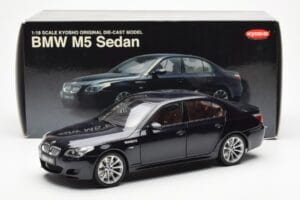 BMW M5 E60 Carbon Sort Kyosho 1:18 08593BK Metal — billede 8 af 8
