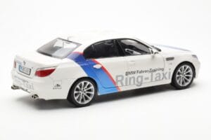 BMW M5 E60 Ring Taxi Nurburgring Kyosho 1:18 08593RT Metal — billede 3 af 8