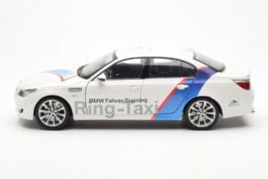 BMW M5 E60 Ring Taxi Nurburgring Kyosho 1:18 08593RT Metal — billede 4 af 8