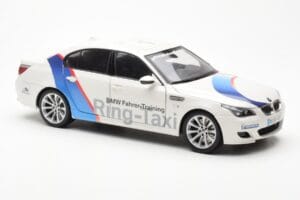 BMW M5 E60 Ring Taxi Nurburgring Kyosho 1:18 08593RT Metal — billede 6 af 8