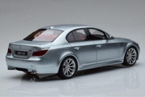BMW M5 E60 Sølv Otto 1:18 OT426 Resin — billede 2 af 6