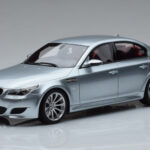 BMW M5 E60 Sølv Otto 1:18