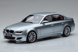 BMW M5 E60 Sølv Otto 1:18