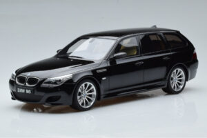 BMW M5 E61 Touring Sort Otto 1:18
