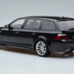 BMW M5 E61 Touring Sort Otto 1:18 - image 5 of 6