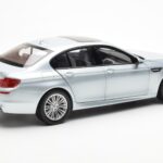 BMW M5 F10 Silverstone Sølv Paragon 1:18 80432186353 - image 3 of 8