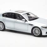 BMW M5 F10 Silverstone Sølv Paragon 1:18 80432186353 - image 6 of 8