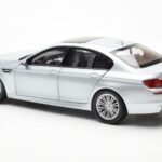BMW M5 F10 Silverstone Sølv Paragon 1:18 80432186353 - image 7 of 8