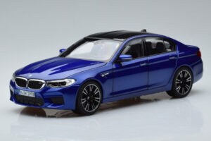 BMW M5 F90 Marina Bay Blå Norev 1:18