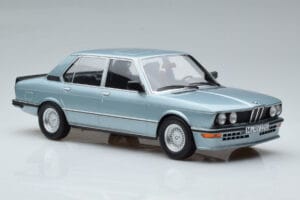 BMW M535i E12 Blå Norev 1:18 183269 Metal — billede 4 af 6