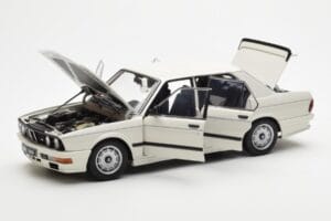 BMW M535i E28 Alpine Hvid AUTOart 1:18 75161 Metal — billede 2 af 10
