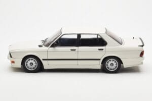 BMW M535i E28 Alpine Hvid AUTOart 1:18 75161 Metal — billede 4 af 10