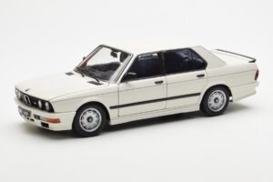 BMW M535i E28 Alpine Hvid AUTOart 1:18 75161