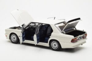 BMW M535i E28 Alpine Hvid AUTOart 1:18 75161 Metal — billede 5 af 10