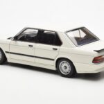 BMW M535i E28 Alpine Hvid AUTOart 1:18 - image 7 of 10