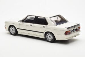 BMW M535i E28 Alpine Hvid AUTOart 1:18 75161 Metal — billede 7 af 10