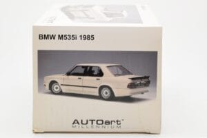 BMW M535i E28 Alpine Hvid AUTOart 1:18 75161 Metal — billede 8 af 10