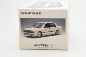 BMW M535i E28 Alpine Hvid AUTOart 1:18 75161 Metal — billede 9 af 10