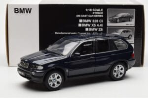 BMW X5 4.4i E53 Mørk Blå Kyosho 1:18 08521DB Metal — billede 8 af 8