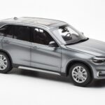 BMW X5 F15 Space Grå Paragon 1:18 80432318988 - image 6 of 8