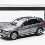 BMW X5 F15 Space Grå Paragon 1:18 80432318988 - image 8 of 8