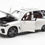 BMW X5 G05 Hvid Paragon 1:18 - image 2 of 8