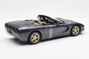 Chevrolet Corvette C5 Cabriolet Lilla Perle Metallic UT Models 1:18 21010 Metal — billede 2 af 6