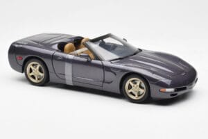 Chevrolet Corvette C5 Cabriolet Lilla Perle Metallic UT Models 1:18 21010 Metal — billede 4 af 6