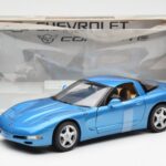 Chevrolet Corvette C5 Blå Metallic UT Models 1:18 - image 6 of 6