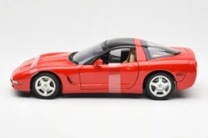Chevrolet Corvette C5 Hardtop Rød UT Models 1:18 21041 Metal — billede 3 af 6