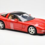 Chevrolet Corvette C5 Hardtop Rød UT Models 1:18 - image 4 of 6