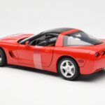 Chevrolet Corvette C5 Hardtop Rød UT Models 1:18 - image 5 of 6