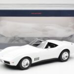 Chevrolet Corvette C3 Cabriolet Can-Am Hvid Norev 1:18 - image 6 of 6