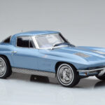 Chevrolet Corvette C2 Sting Ray Blå Norev 1:18 - image 4 of 6