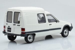 Citroen C15 D Hvid Otto 1:18 OT956 Resin — billede 2 af 6
