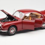 Daimler 250 V8 Rød Paragon 1:18 PA-98312 - image 2 of 8