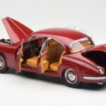 Daimler 250 V8 Rød Paragon 1:18 PA-98312 - image 5 of 8