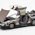 DeLorean DMC-12 Time Machine Back to the Future Sølv Sun Star 1:18 - image 8 of 8