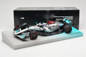Mercedes AMG Petronas W13 E Performance #63 G. Russell Brazilian GP 1st Win 2022 Minichamps 1:18 113222163 Resin — billede 4 af 4