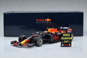 Red Bull Racing RB16B #33 M. Verstappen Abu Dhabi GP F1 World Champion 2021 Minichamps 1:18 110212333 Metal — billede 6 af 6