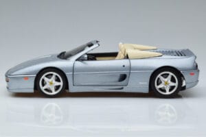 Ferrari F355 Spider Hot Wheels 1:18 23907 Metal — billede 4 af 7