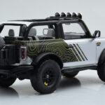 Ford Bronco RTR Iconic Sølv GT Spirit 1:18 - image 2 of 6