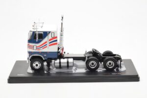 Ford CL 9000 Hvid Blå IXO 1:43 TR177