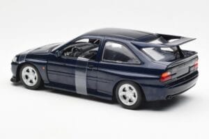 Ford Escort RS Cosworth Blå Metallic UT Models 1:18 180082101-R1 Metal — billede 4 af 6