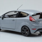 Ford Fiesta ST2000 Grå Otto 1:18 - image 5 of 6