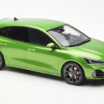 Ford Focus Mk5 ST Phase 2 Mean Grøn Otto 1:18 OT450 - image 4 of 6